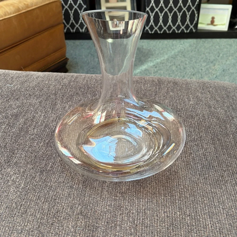 Elegant Clear Glass Decanter